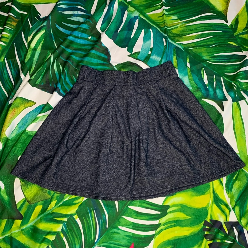 🛑SOLD🛑Foreign Exchange Navy Linen Pleated Skirt